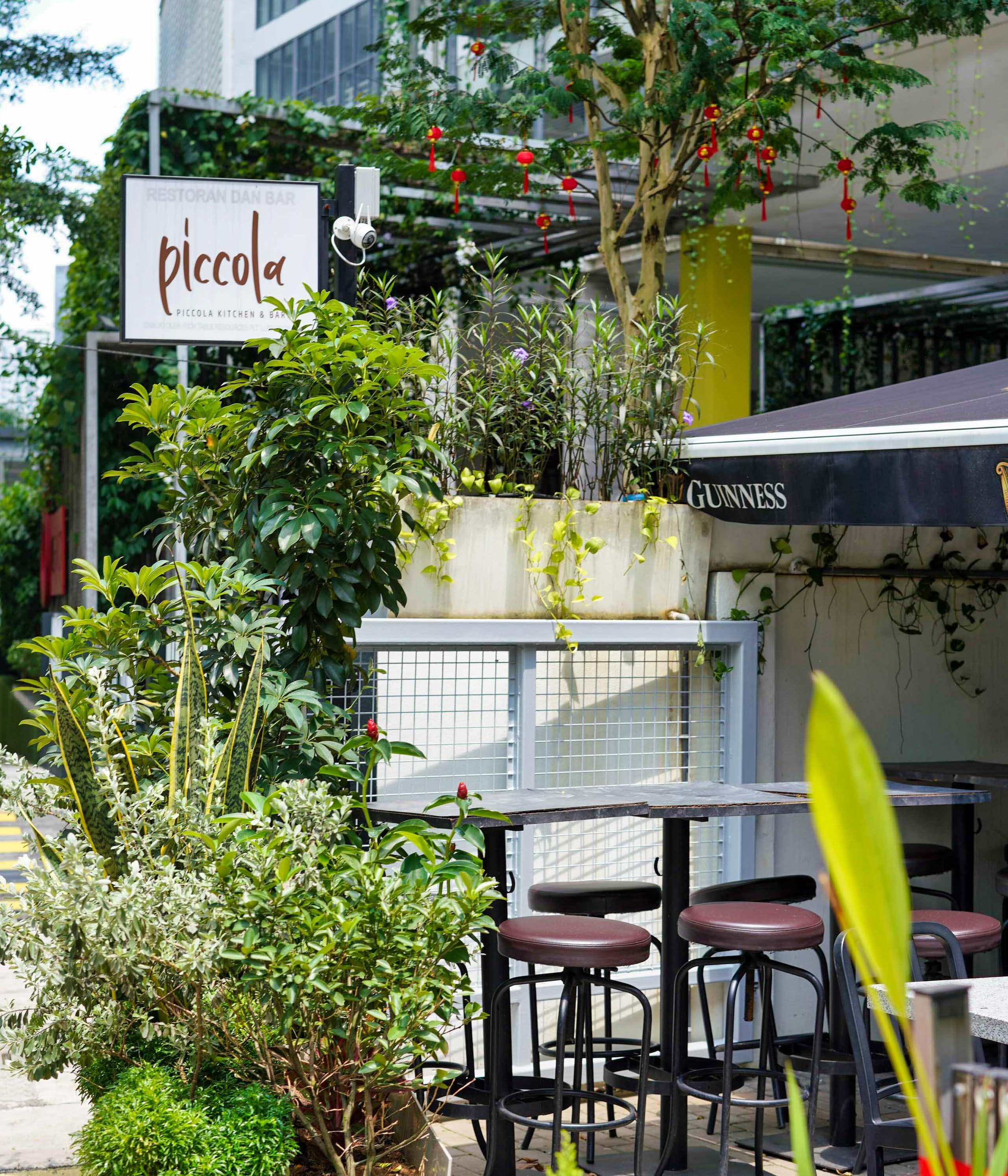 piccola coffee bar, bukit ceylon