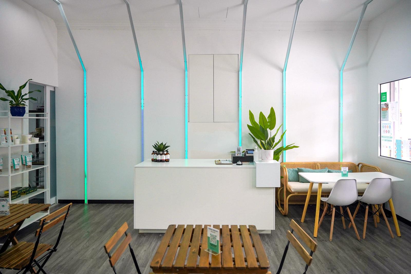 chunky monkeys: kl's low-carb, keto-friendly cafe for caulirice, char kuey teow & more