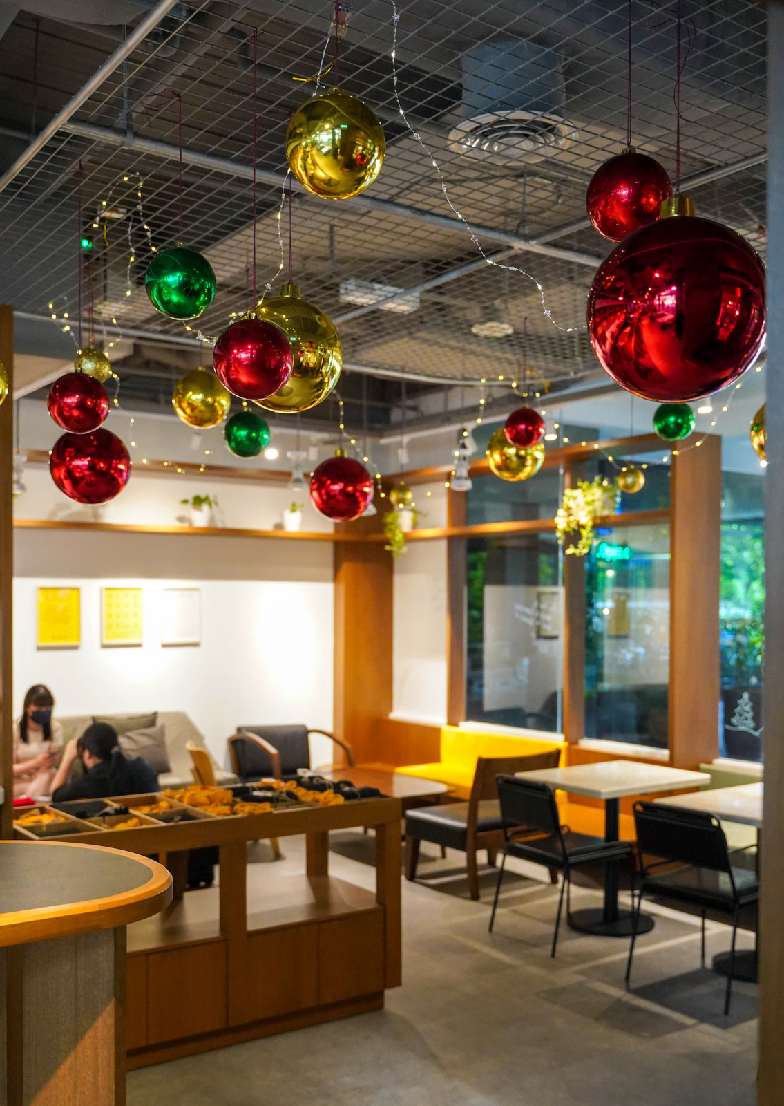 Take A Bow Xmas-3.jpg