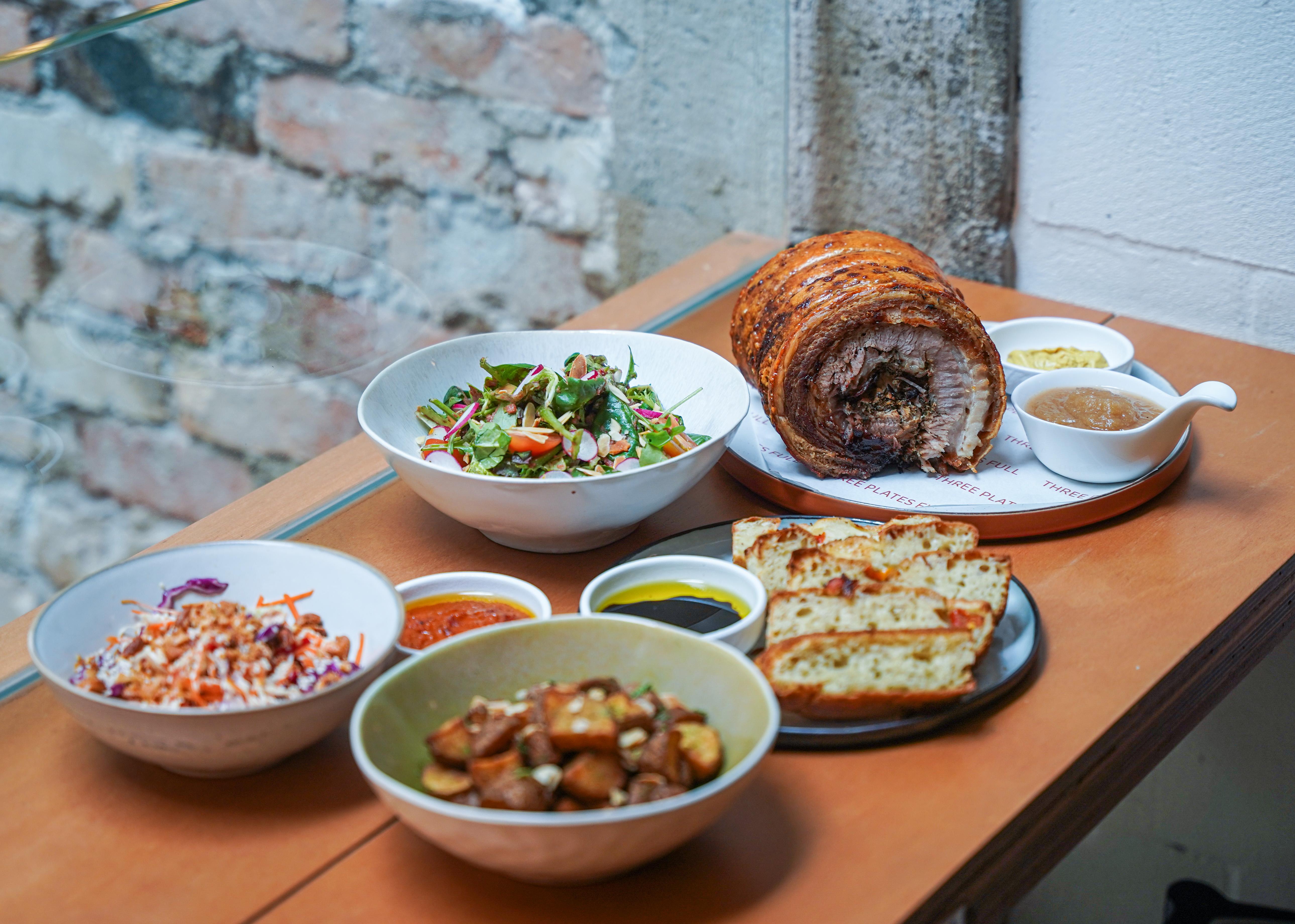 Three Plates Full XMas-29.jpg