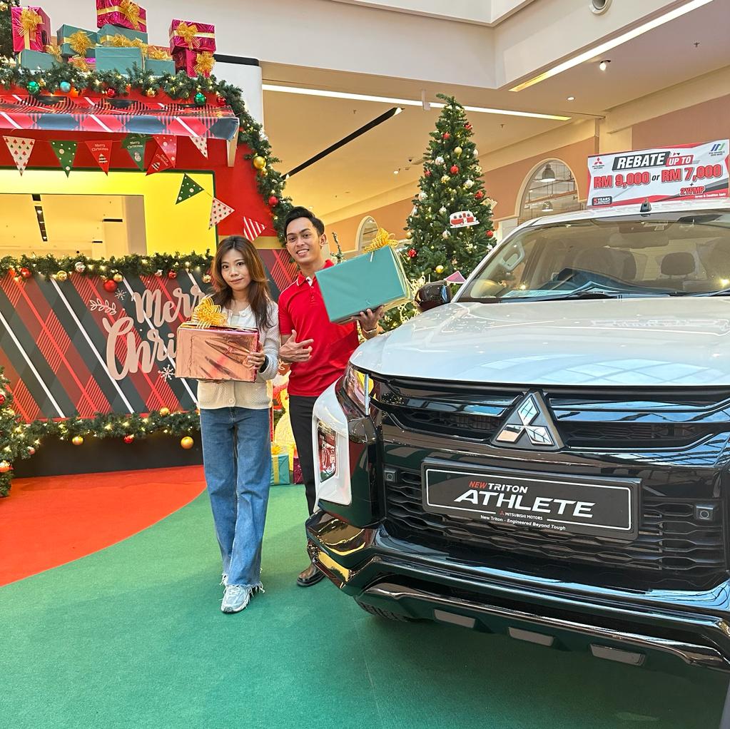 Booth Mitsubishi.jpg