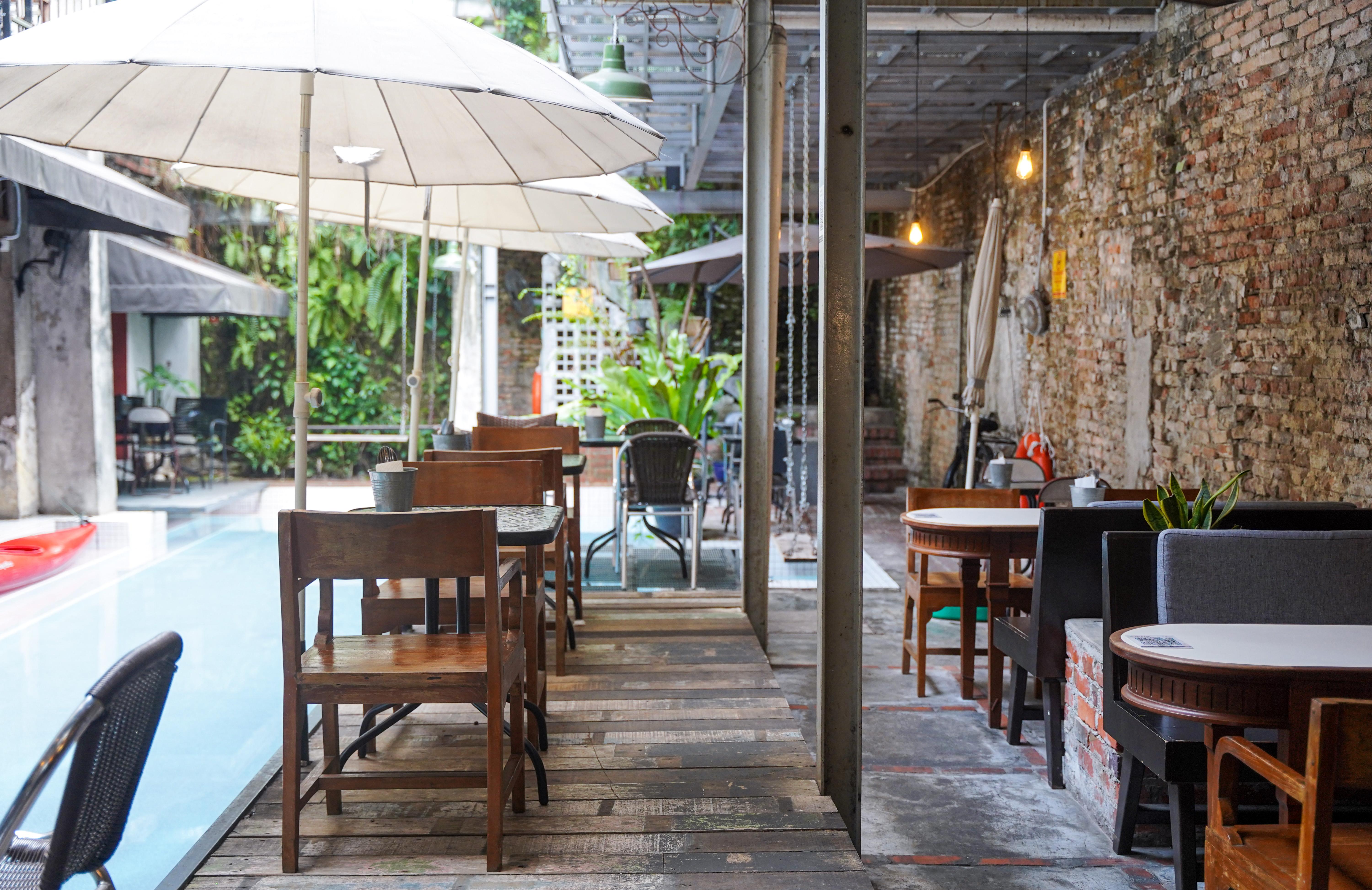 Kafe Kleptokrat-2.jpg