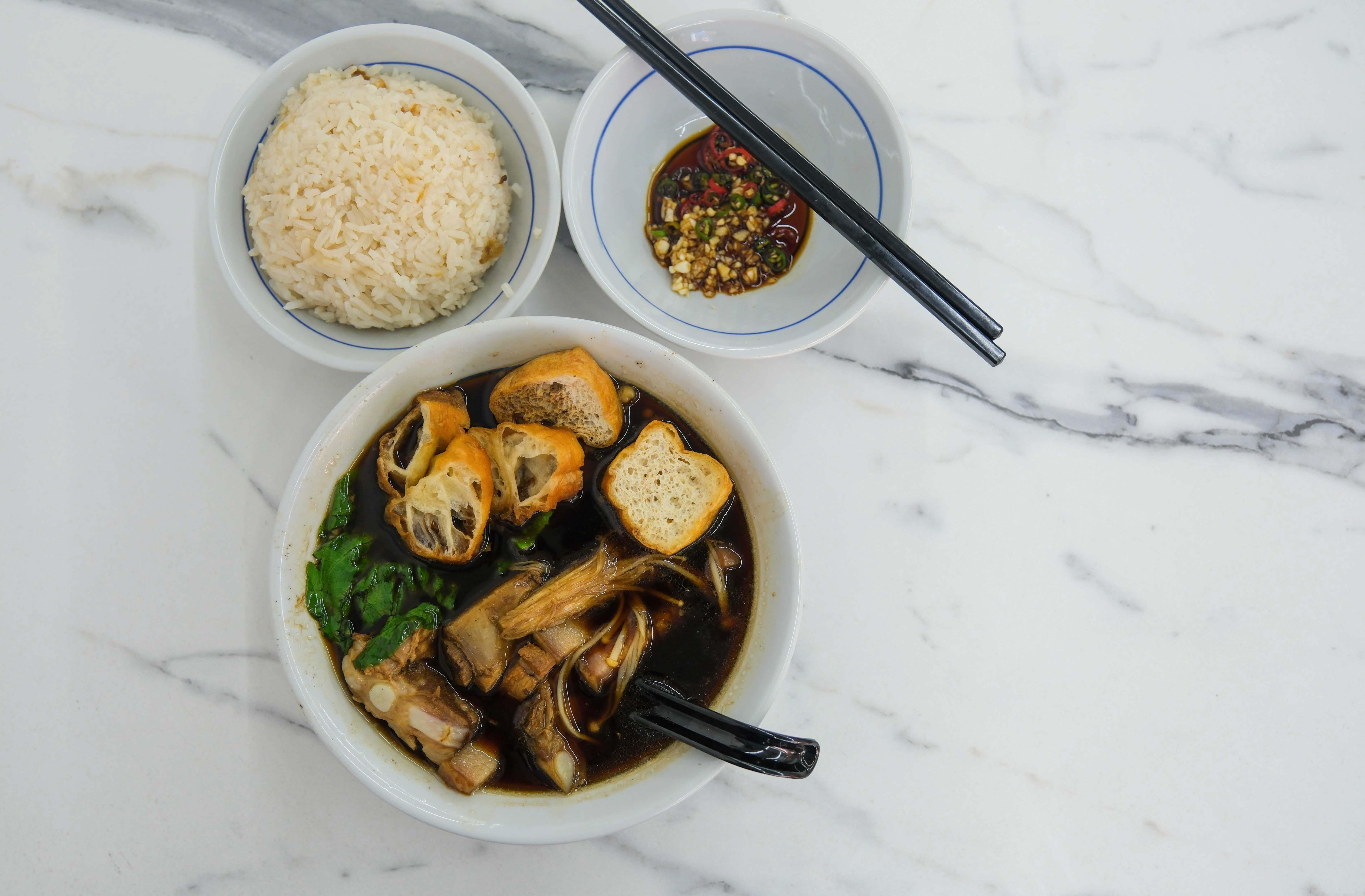 babi kuah hitam, bangsar