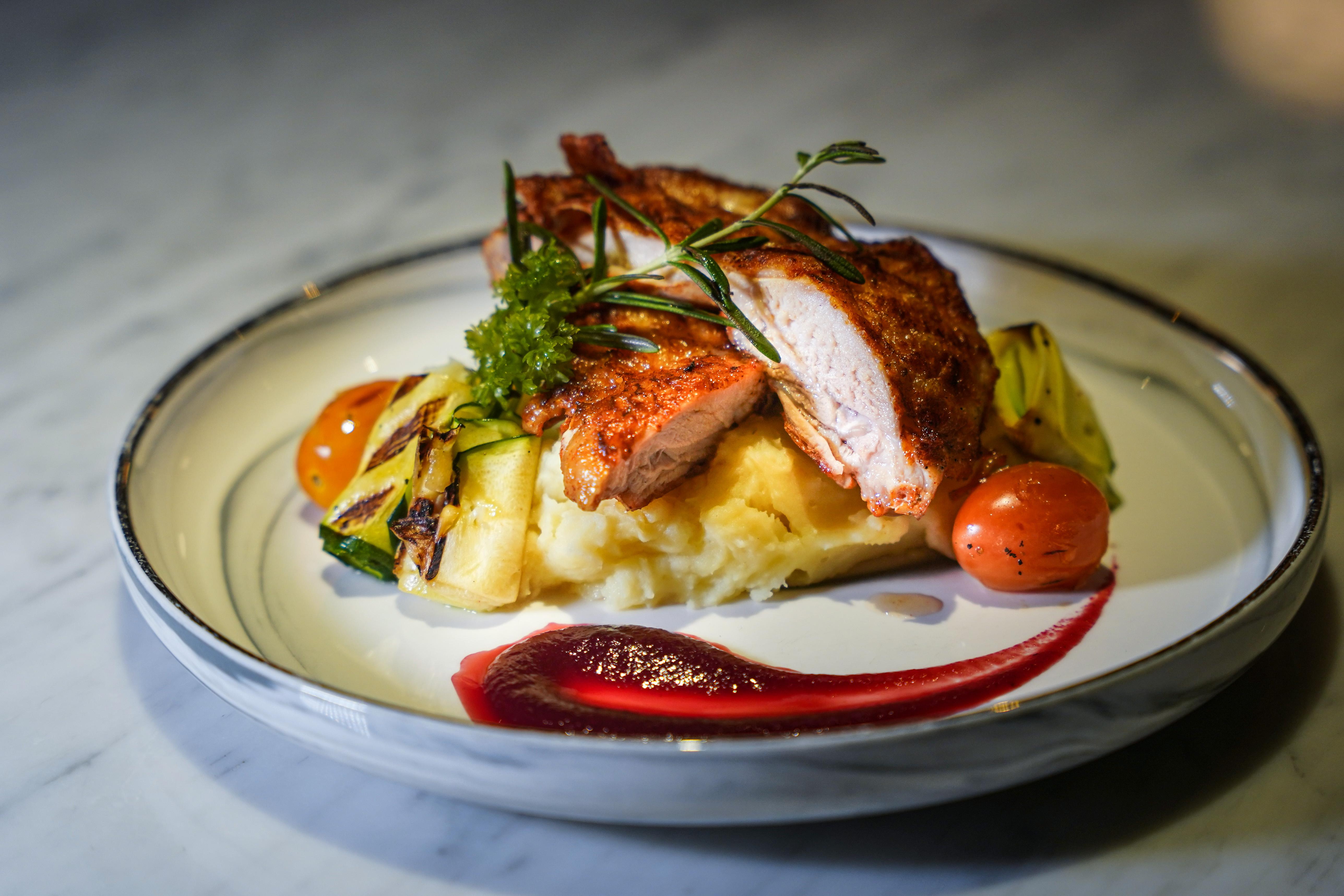 JIN Gastrobar-17.jpg