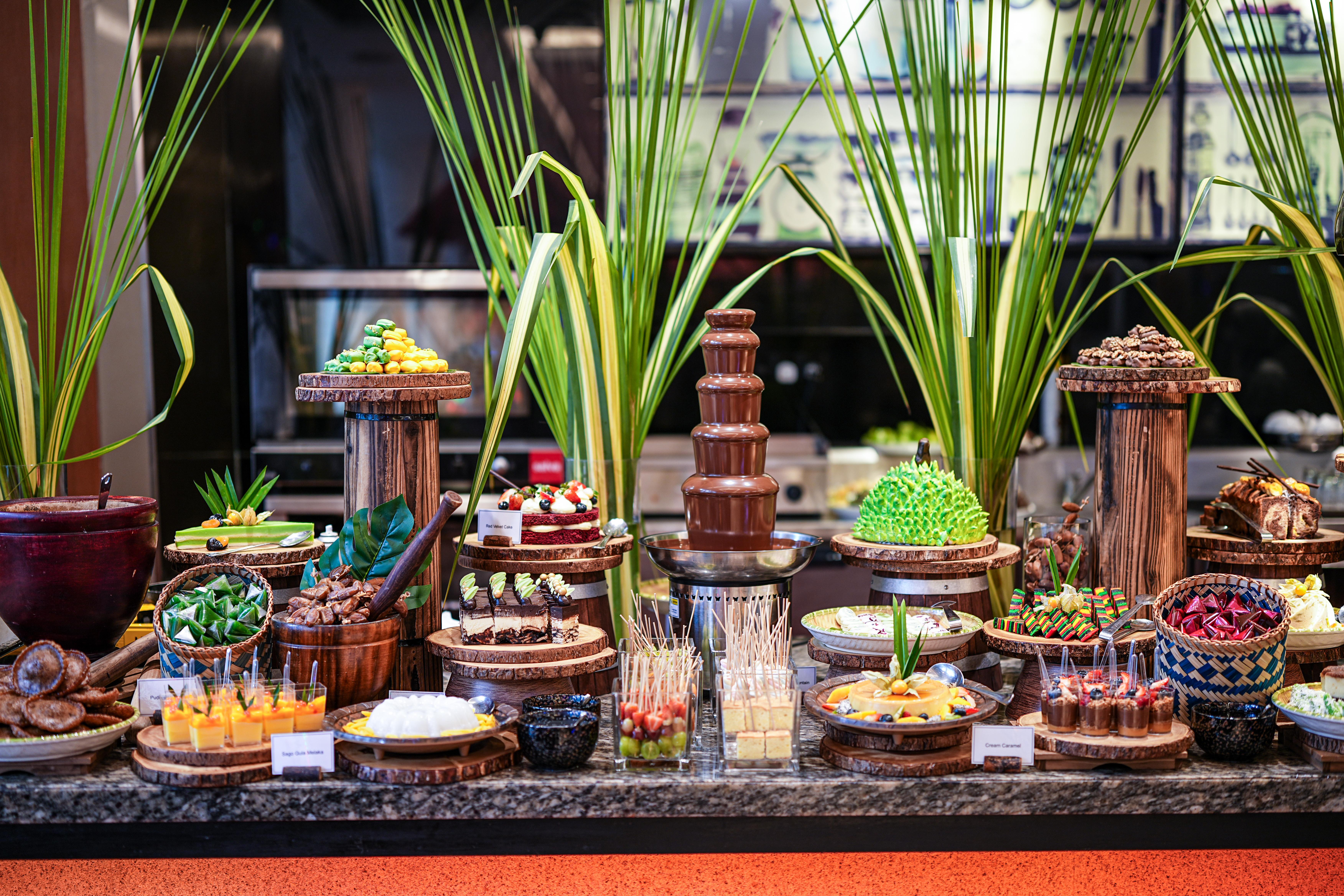 Concorde Buffet B-8.jpg