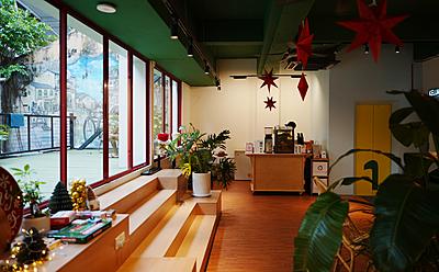 minum coffee, traveller ark hotel