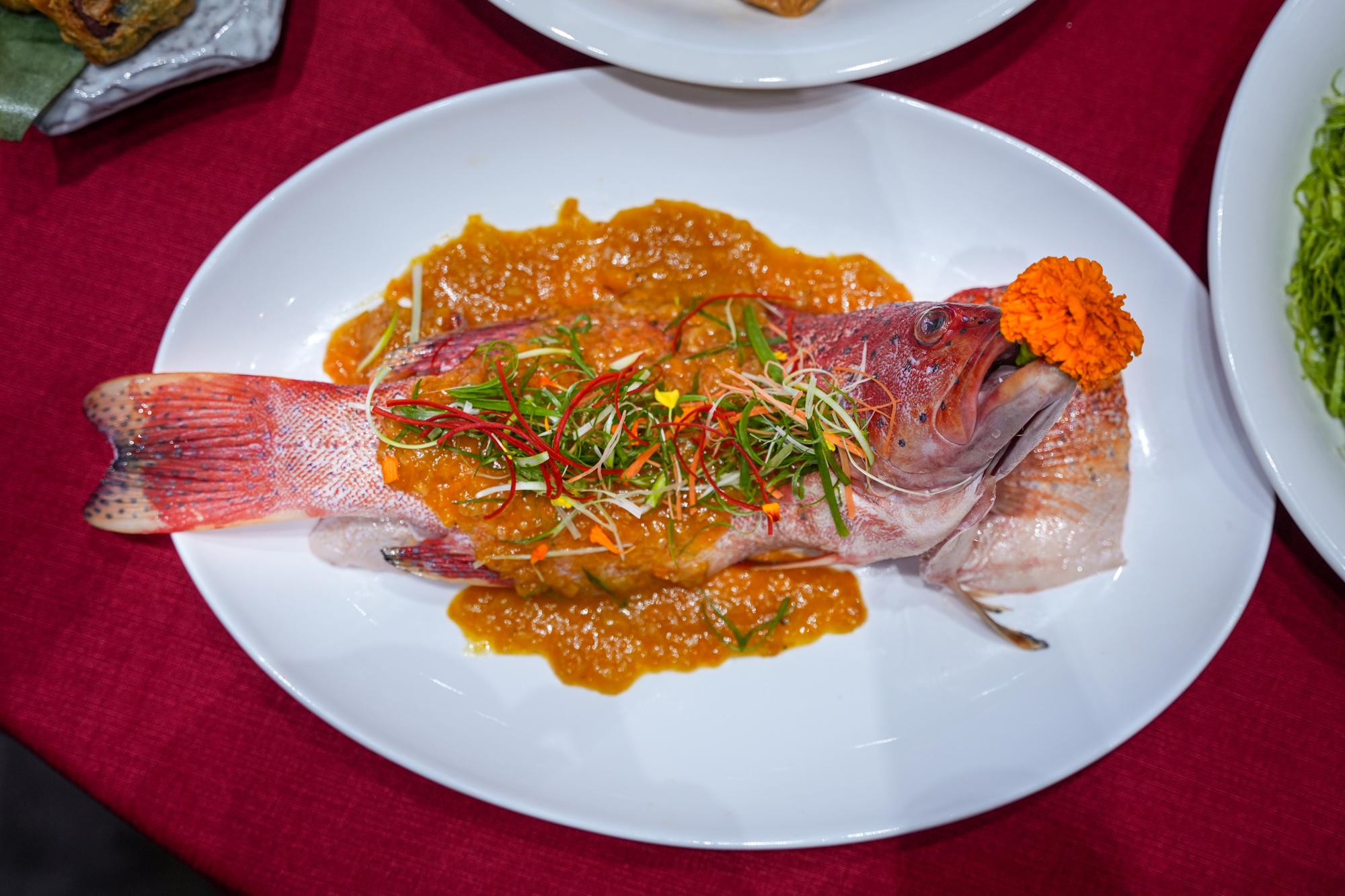 Imperial Lexis CNY B-16.jpg