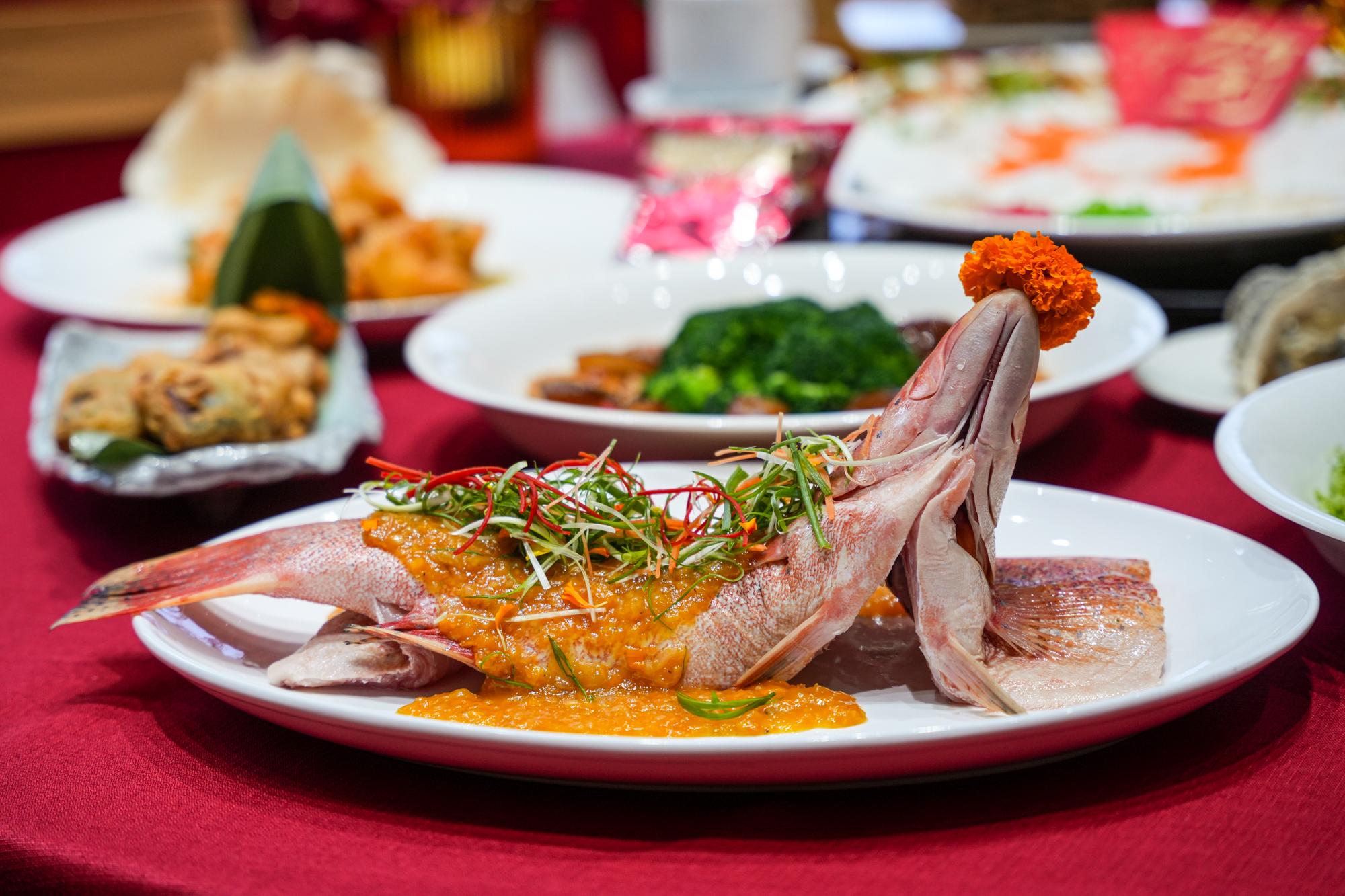 Imperial Lexis CNY B-17.jpg