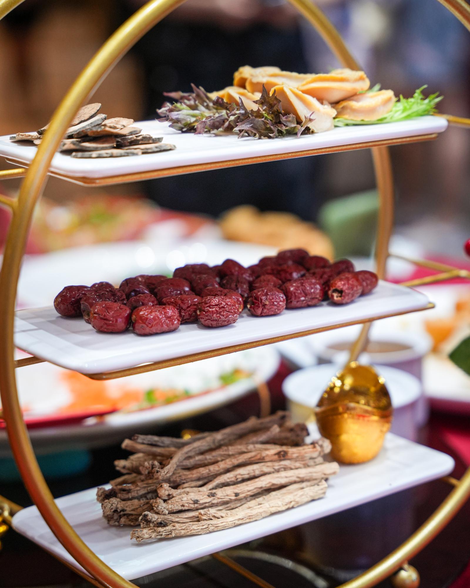 Imperial Lexis CNY B-14.jpg