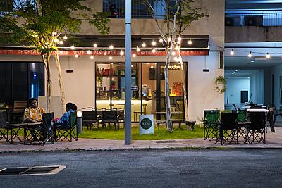 loom cafe, shah alam