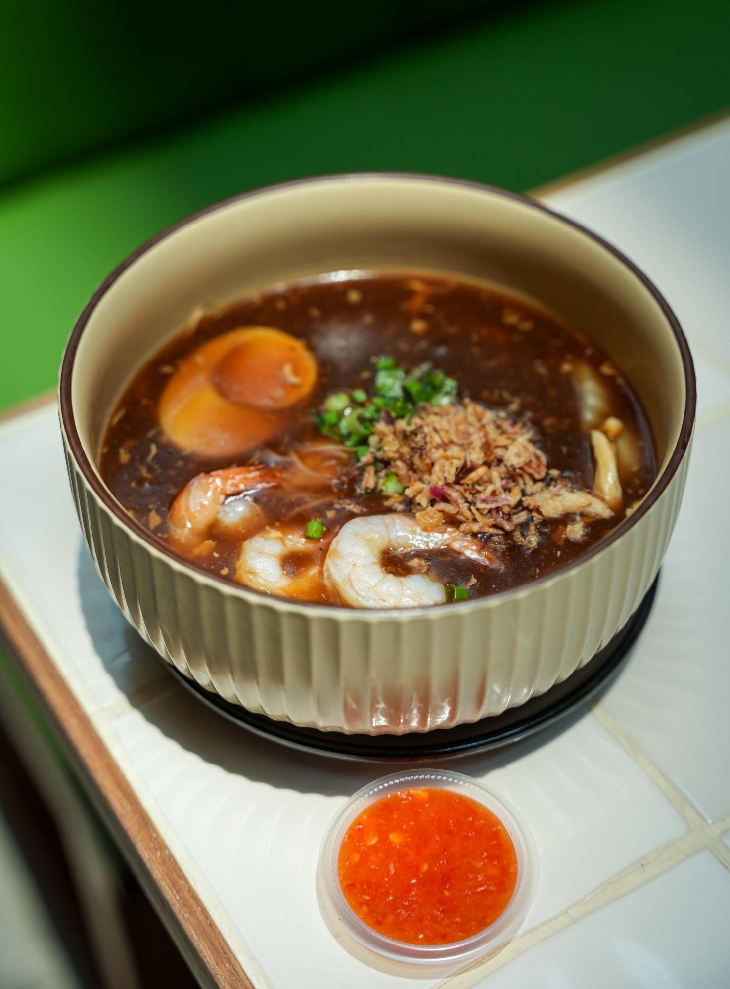 Hometown Hexstar B-11.jpg