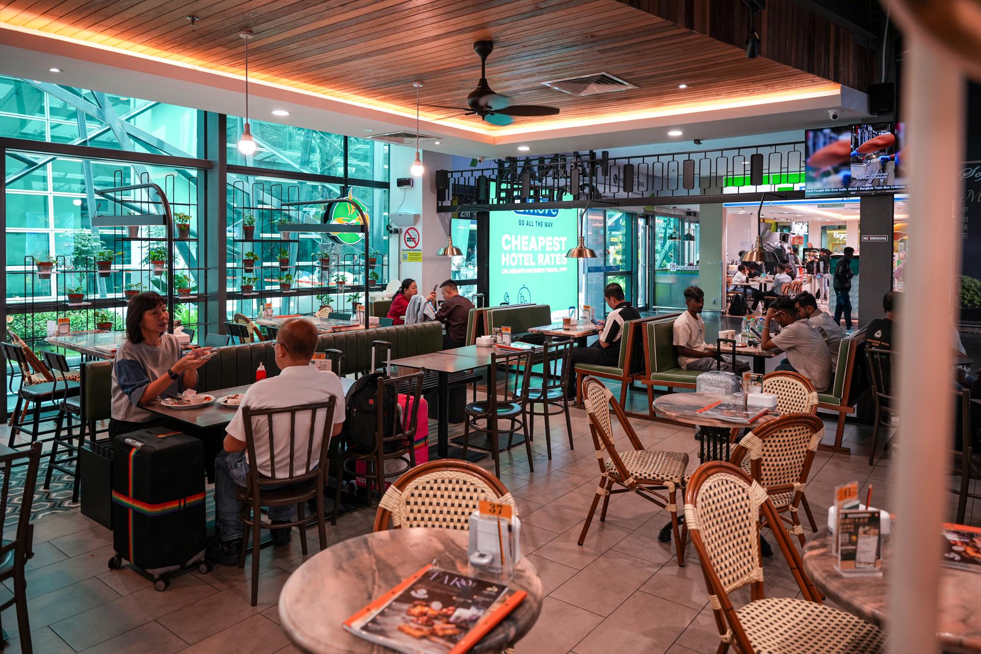 Hometown Hainan Coffee KLIA2-6.jpg