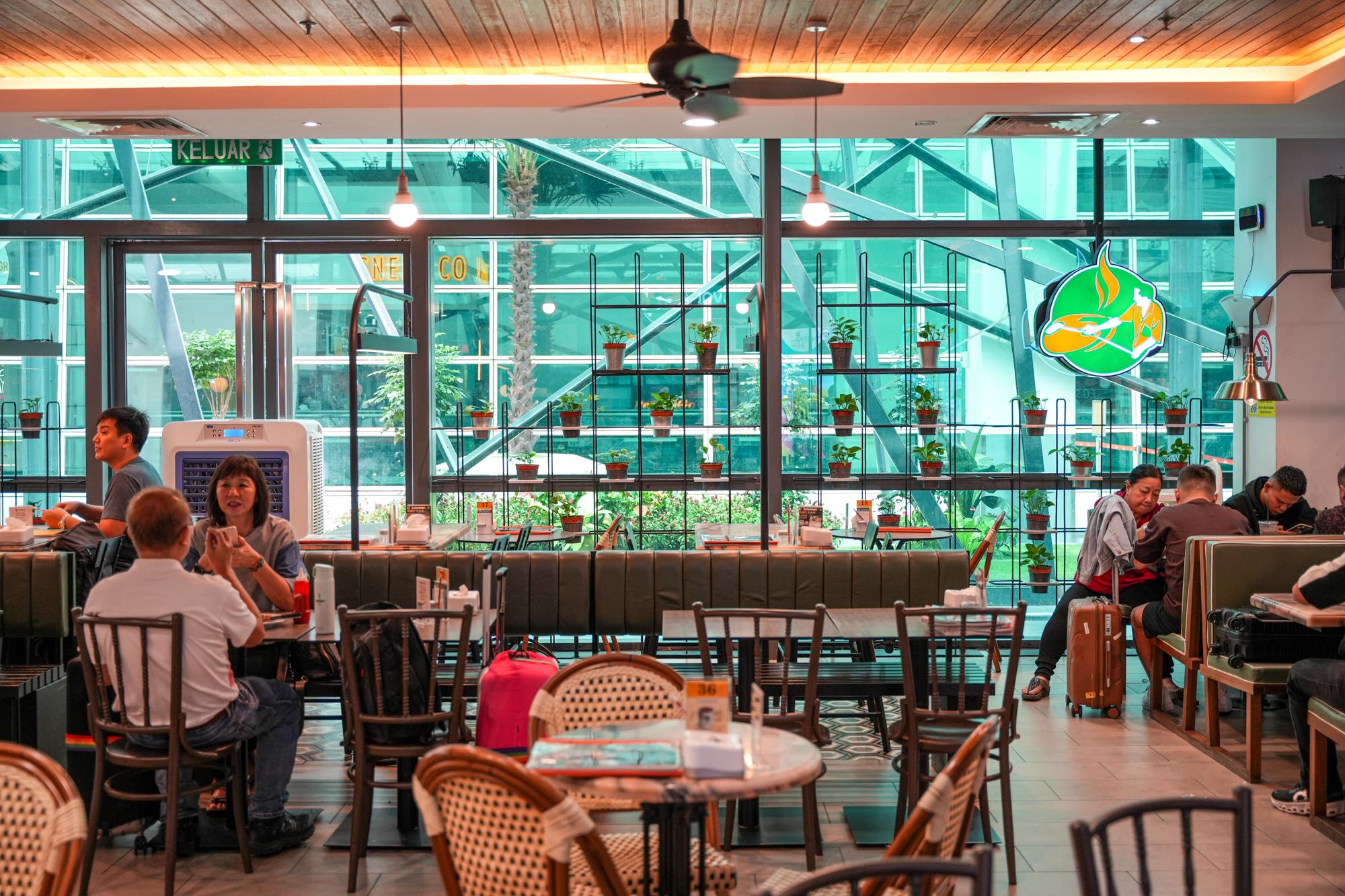 Hometown Hainan Coffee KLIA2-4.jpg