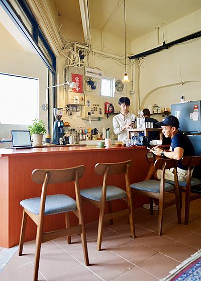 nocte coffee, taman desa jaya